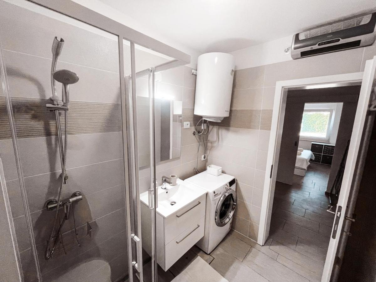 Riad Apartments Zgornje Skofije Екстериор снимка