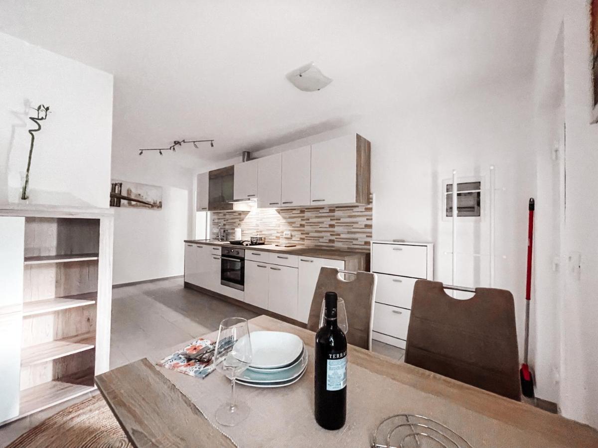 Riad Apartments Zgornje Skofije Екстериор снимка