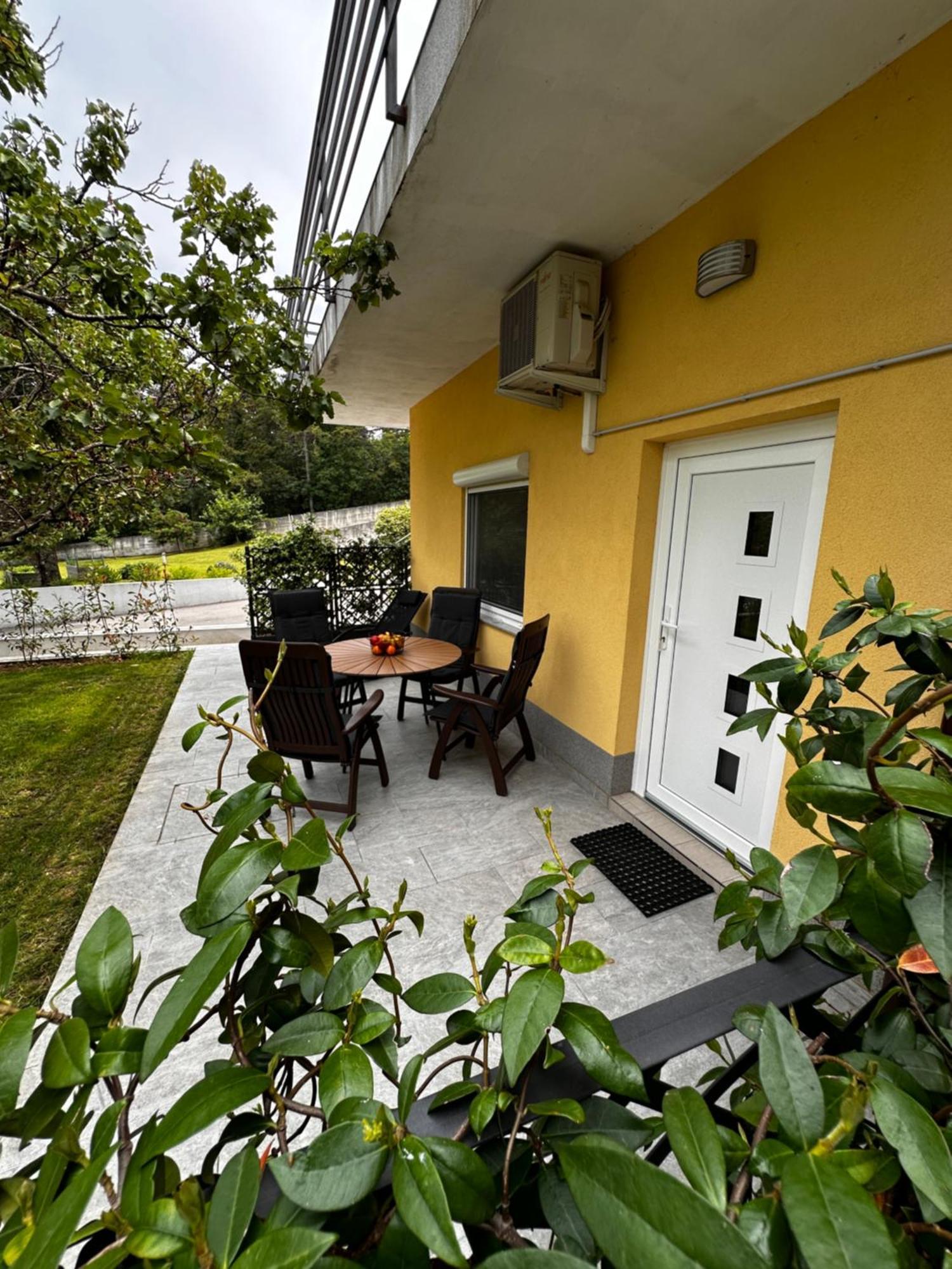 Riad Apartments Zgornje Skofije Екстериор снимка